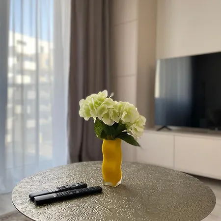 Skynest Apartment *
